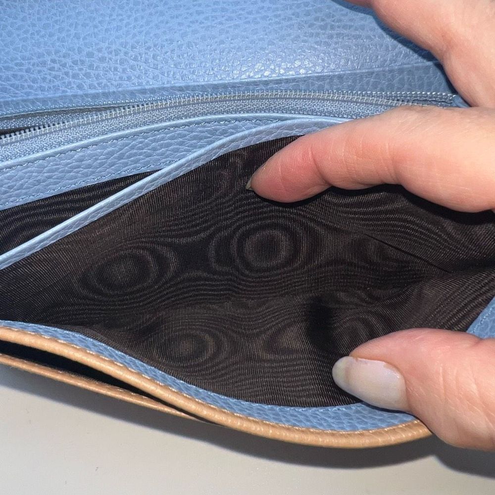 Gucci Pebbled Calfskin Swing Continental Wallet Light Beige Baby Blue Interior - Picture 11 of 16